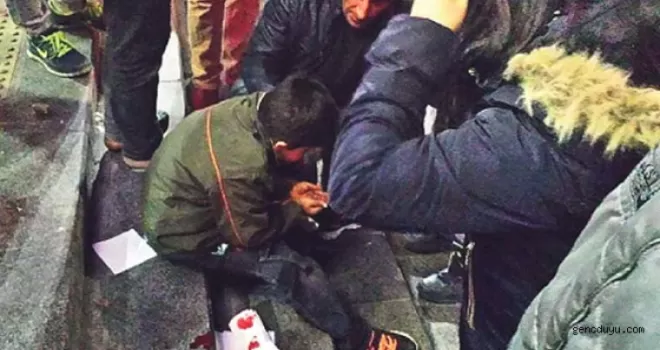 Acıkan çocuğa patates dayağı