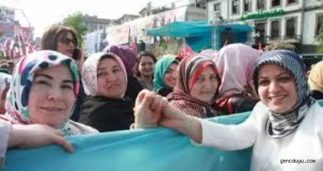 AK Parti'den Meral Akşener'e Destek