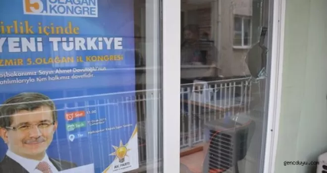 AK Parti ilçe binasını taşladığı önesürülen 2 kişi yakalandı