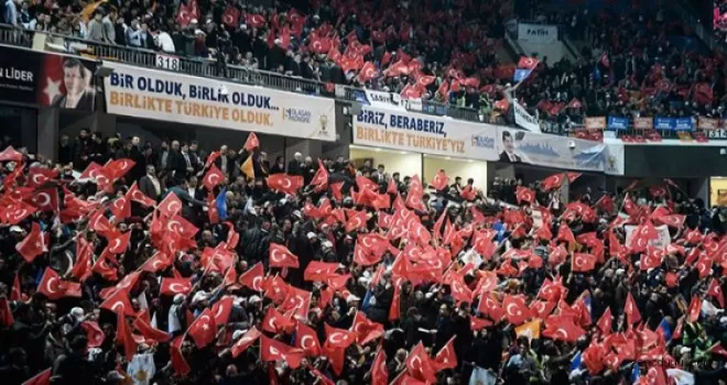 AK Parti İstanbul kongresinde Erdoğan şiiri