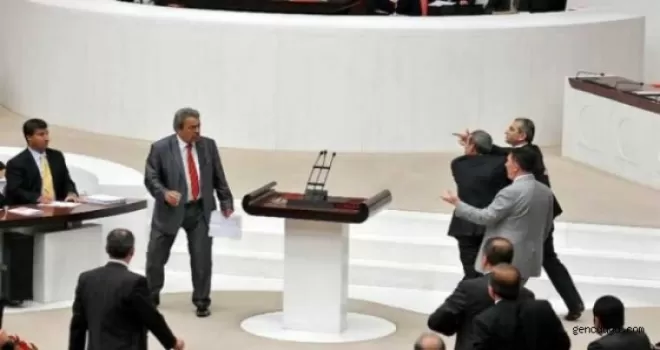 AK Parti İzmir'de Seçimi 'Uçan Tekmeci' Vekile Emanet Etti