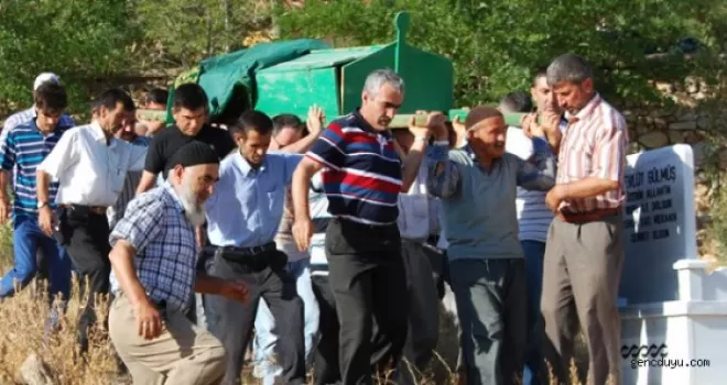 ''AK Parti Mitingi Nedeniyle Ezan Geç Okundu'' İddiası