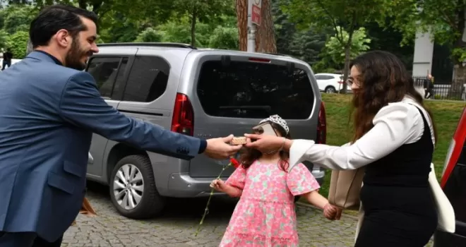 AK Parti Osmangazi’den Anneler Günü’nde anlamlı ziyaret