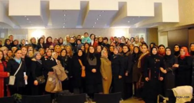 AK Partili kadınlar Özgecan için bir araya geldi