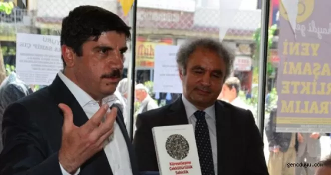 AK Partili Yasin Aktay: MİT TIR'ları Özgür Suriye Ordusu'na Silah Taşıyordu