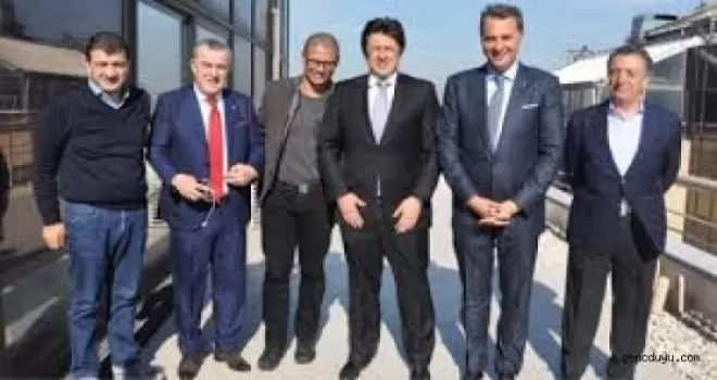 Alex de Souza Beşiktaş'ta Fikret Orman'la Görüştü