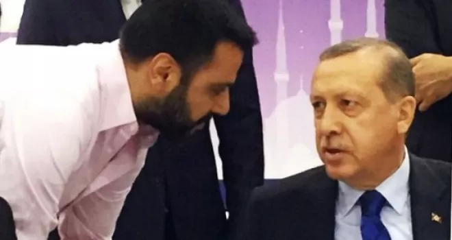 Alişan, Cumhurbaşkanı Erdoğan'la İftar Fotoğrafını Paylaştı