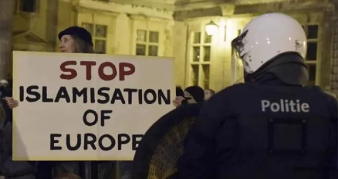 Almanya‘da PEGIDA gösterisi