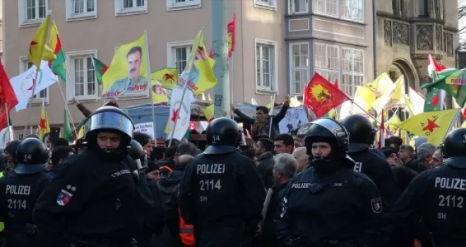 Almanya'da PKK yandaşları devlet radyo televizyonunu işgale kalkıştı