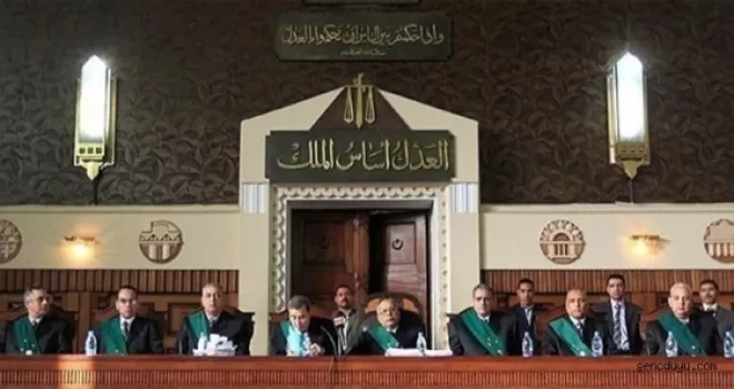 Anayasaya aykırı madde Mısır'da seçim erteletti