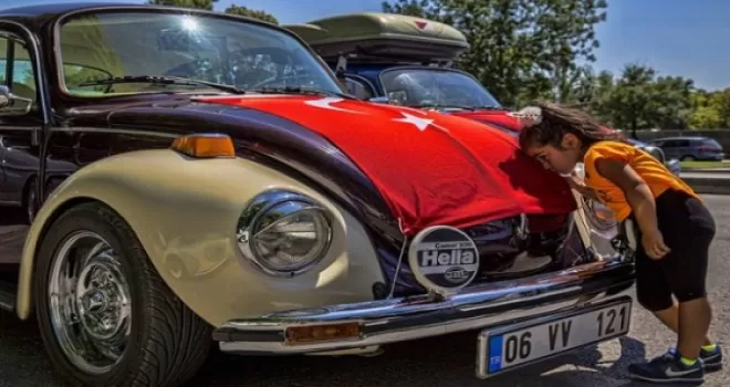 Ankara'da şehitler için saygı turu düzenlendi