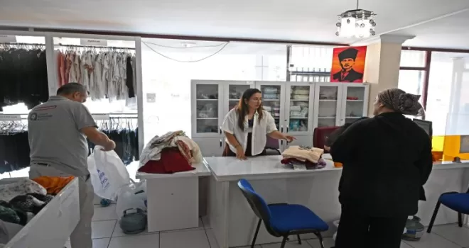 Antalya Büyükşehir Sosyal Yardım Merkezi’nde ihtiyaç sahiplerine destek