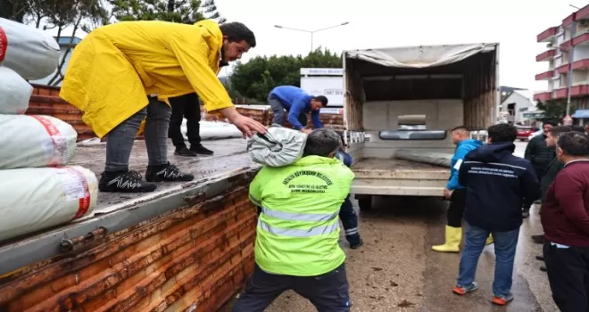 Antalya’da hortum ve fırtına mağduru üreticiye destek