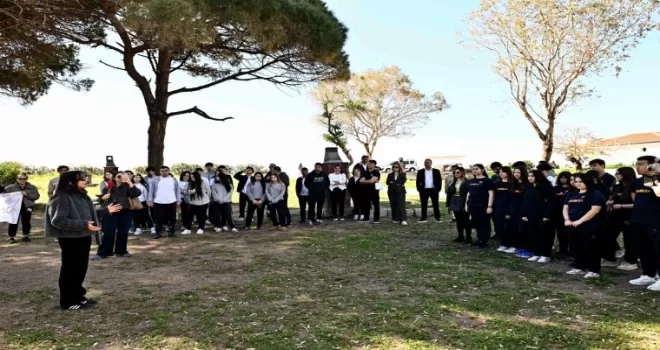 Antalya’da Lara Sahili’nde öğrencilerden bilimsel temizlik