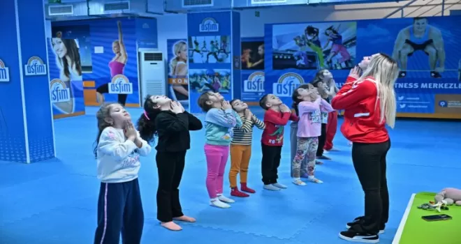 Antalya’da minikler sporla öğreniyor