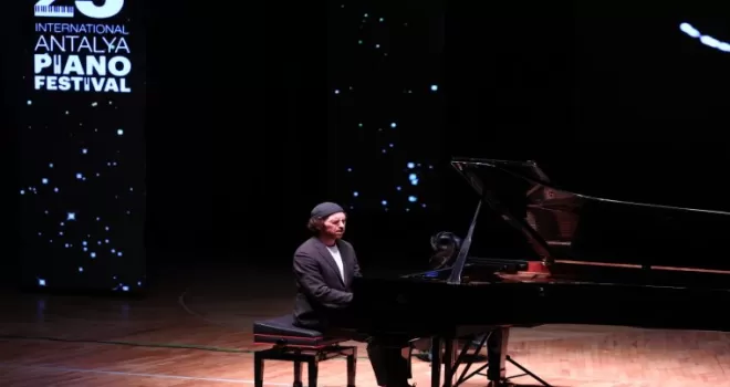 Antalya Piyano Festivali’nde klasik müziğe yolculuk