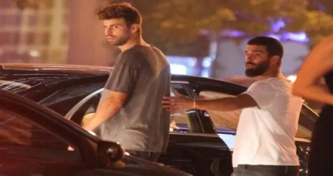 Arda ile Pique gece gezmesine çıktı