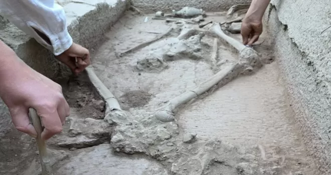 Aspendos’ta 2 bin 400 yıllık gizem... Güreşçi mezarı ortaya çıktı