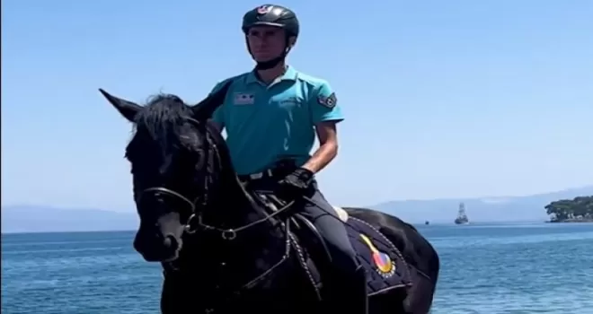 Atlı Jandarma Timleri Kuşadası’nda görevde