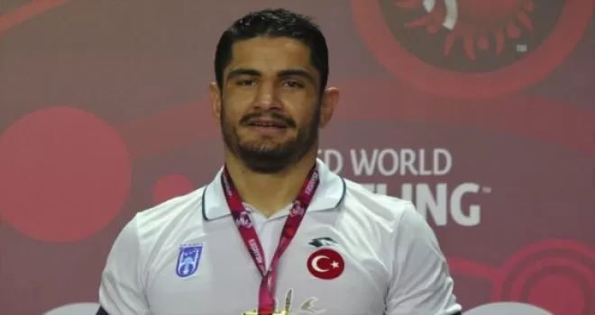 Avrupa Güreş Şampiyonası'nda Taha Akgül altın madalya kazandı