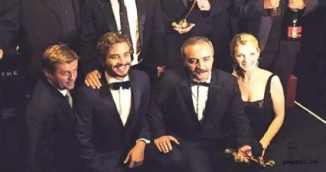 Avustralya 'Oscar'ının galibi Yılmaz Erdoğan