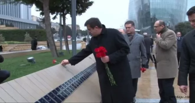 Ayağının tozuyla ziyaret etti