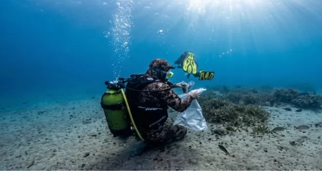Aydın Kuşadası’nda deniz dibi temizliği