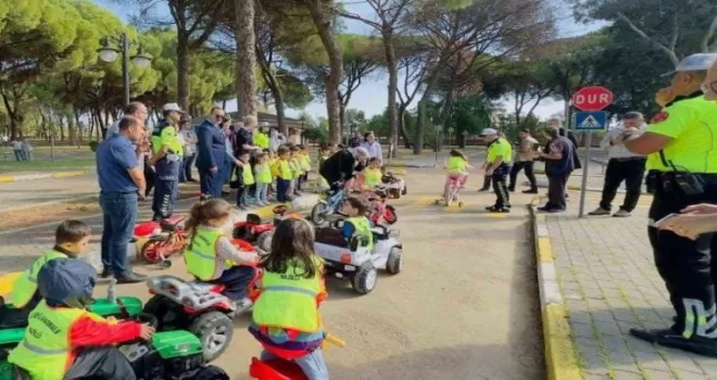 Aydın Nazilli’de minik trafik dedektifleri iş başında