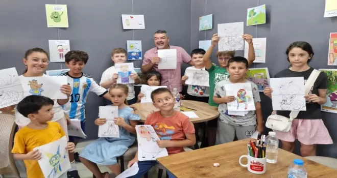Ayvalık’ta minik sanatçılar karikatür atölyesinde buluştu