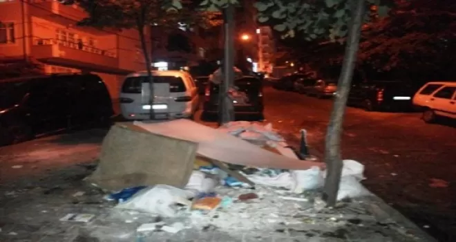 Bahçelievler'de Hürriyet Mahallesi'nde çöpler toplatılmıyor mu?
