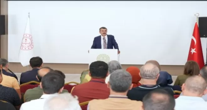 Bakan Tekin, ’Dayanıklı Sınıflar Hareketi’ eğitim kursunda