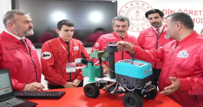Bakan Tekin, Teknofest KKTC’de MEB’in standında