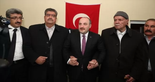 Bakan Varank sıfır noktasında husumetli iki köyü barıştırdı