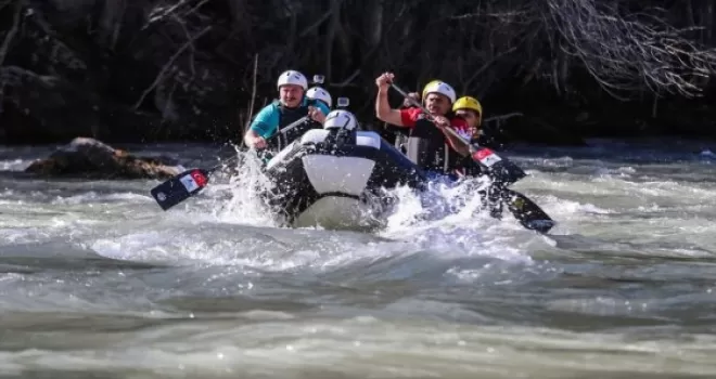 Bakan Varank'tan Munzur'da 'nevruz' raftingi