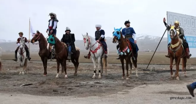 Başbakan'a atlı karşılama