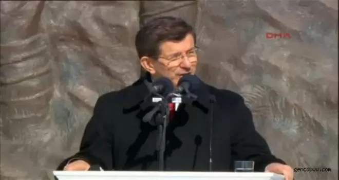 Başbakan Davutoğlu Çanakkale‘de