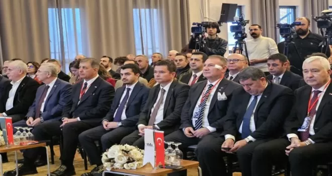 Başkan Aydın ’Afetlere Dirençli Kentler Paneli’ne katıldı