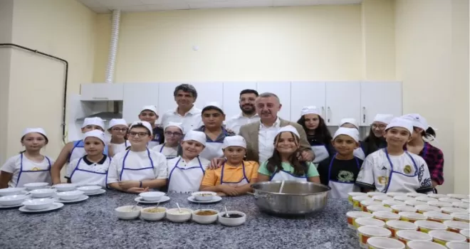 Başkan Büyükakın’dan KO-MEK Ev Becerileri Atölyesi’ne ziyaret