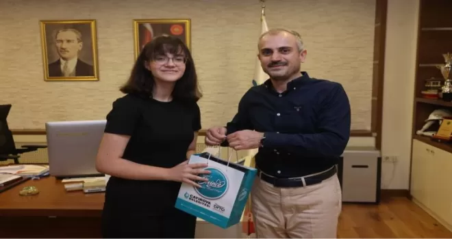 Başkan Çiftçi başarılı öğrenciyi ağırladı