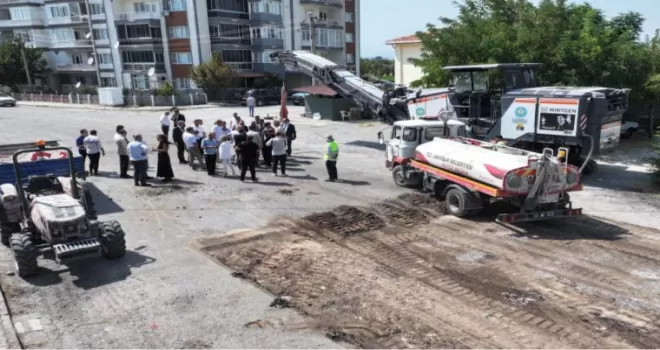 Başkan Dutlulu Akhisar’da Asfalt Çalışmalarını İnceledi