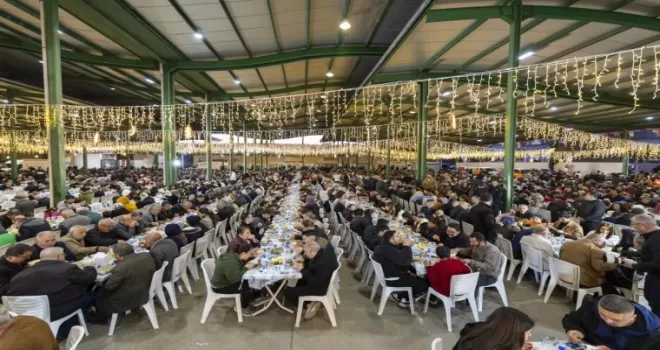 Başkan Seçer Tarsuslularla iftar sofrasında buluştu