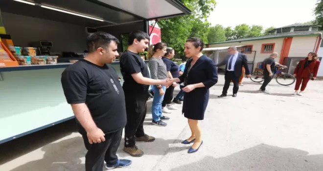Başkan Sengel, Efes Selçuk’un engelsiz gençleriyle
