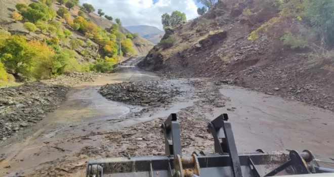 Batman Sason’da heyelandan kapanan yollar ulaşıma açılıyor