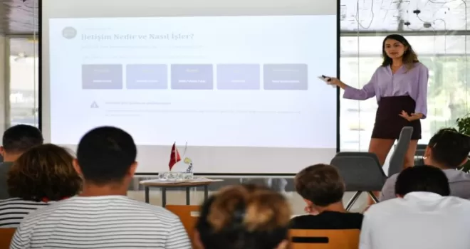 Beylikdüzü’nde geleceğin iletişim becerileri konuşuldu