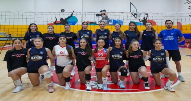 Beylikdüzü’nde genç voleybolcular ter döktü