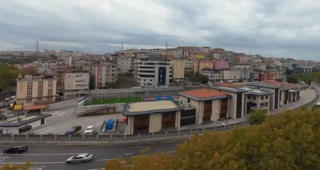 Beyoğlu’nda yeni okul öğrencileriyle buluştu