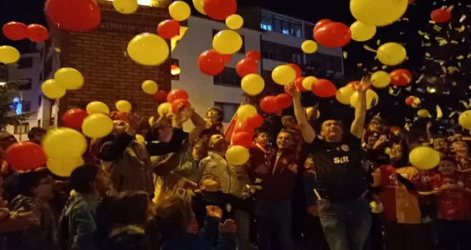 Bilecik Pazaryeri’nde şampiyonluk coşkusu gökyüzüne taşındı