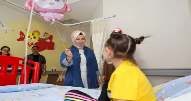 Bilecik’te Vali eşinden minik yüreklere moral ziyareti
