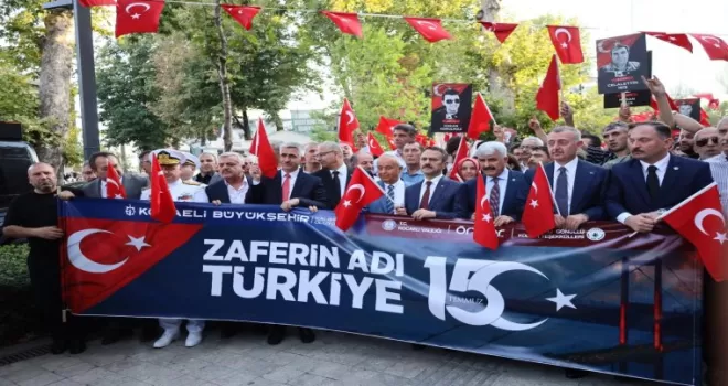 Binlerce Kocaelili 15 Temmuz kortejinde