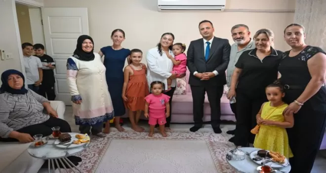 Bornova’da Başkan Eşki’den Doğanlar Mahallesi’ne ev ziyareti